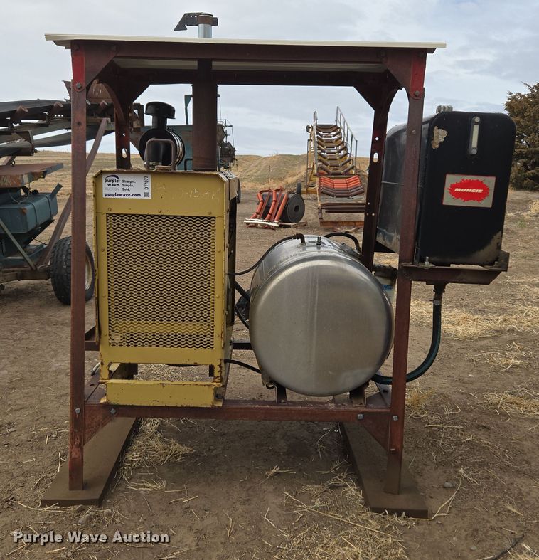 image for item DT7077 John Deere 4239 DF hydraulic power unit