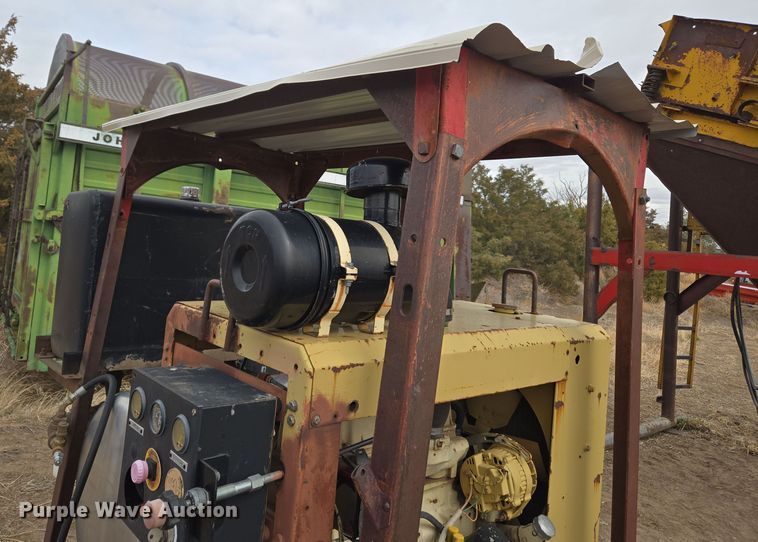 image for item DT7077 John Deere 4239 DF hydraulic power unit