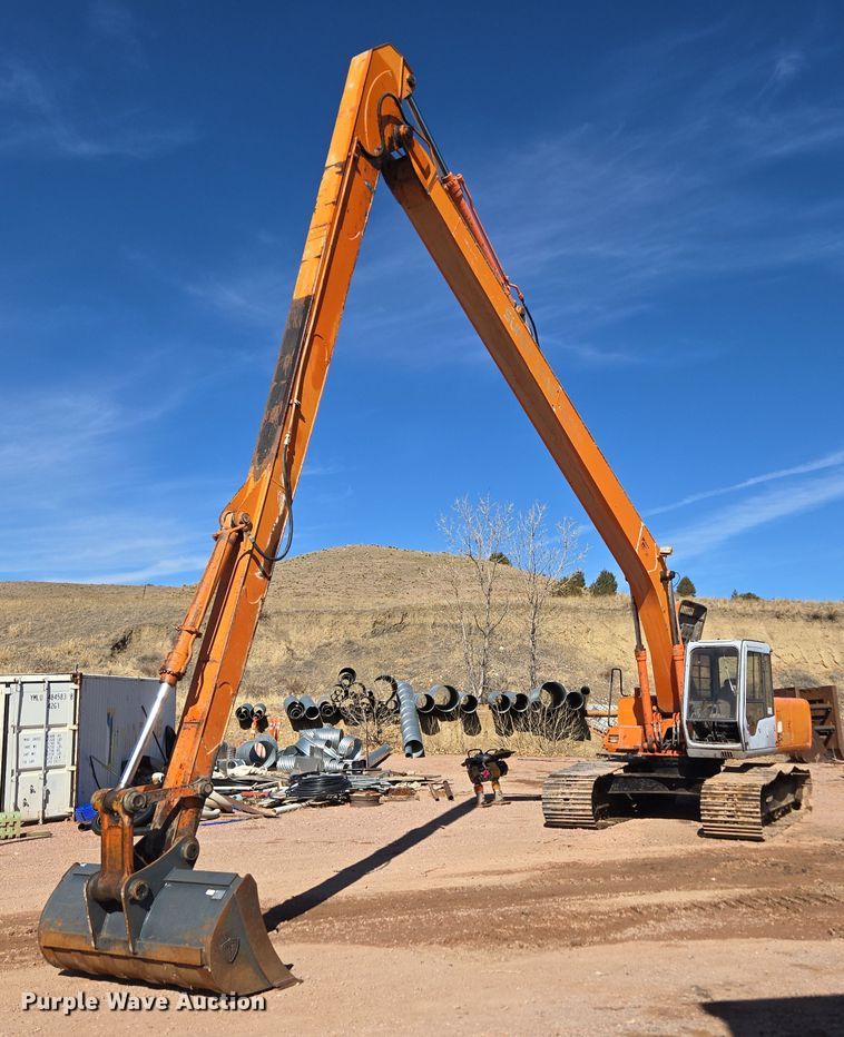 image for item DT7085 Hitachi EX200LC-2 long reach excavator