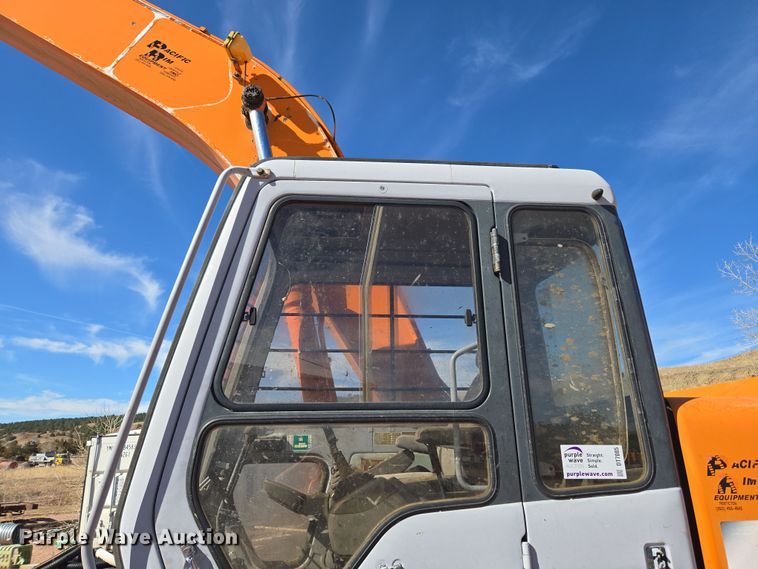 image for item DT7085 Hitachi EX200LC-2 long reach excavator