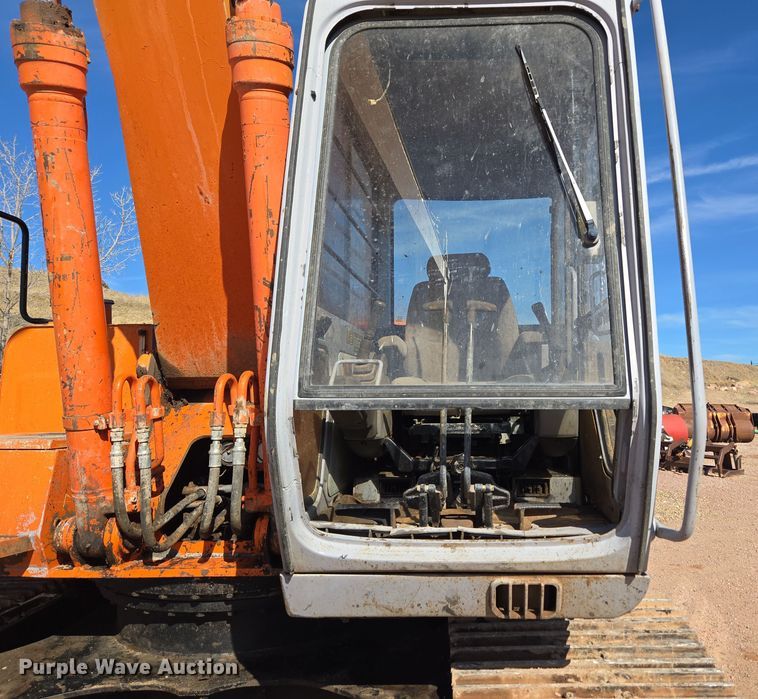 image for item DT7085 Hitachi EX200LC-2 long reach excavator