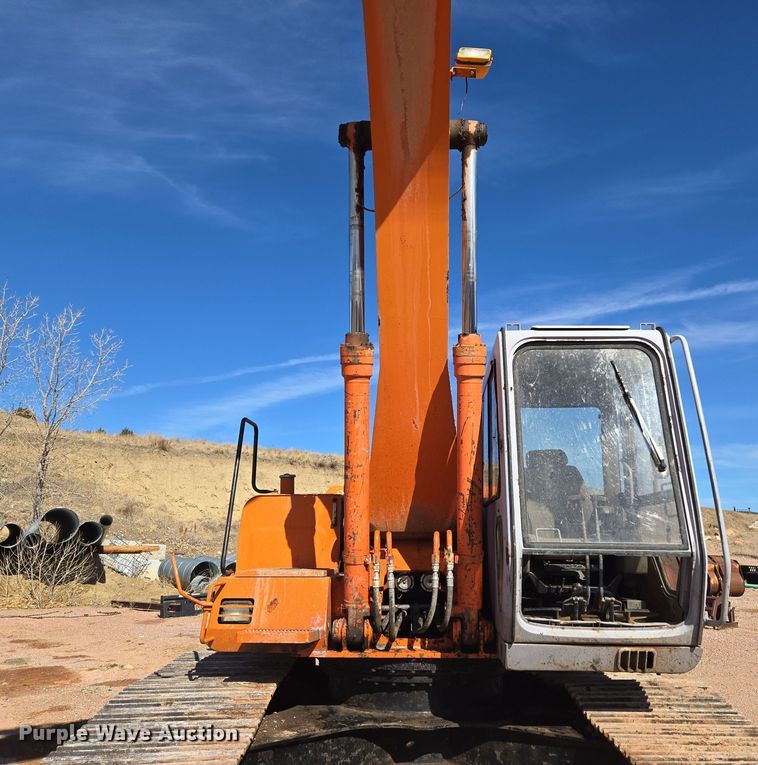 image for item DT7085 Hitachi EX200LC-2 long reach excavator