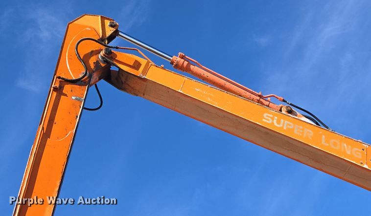 image for item DT7085 Hitachi EX200LC-2 long reach excavator