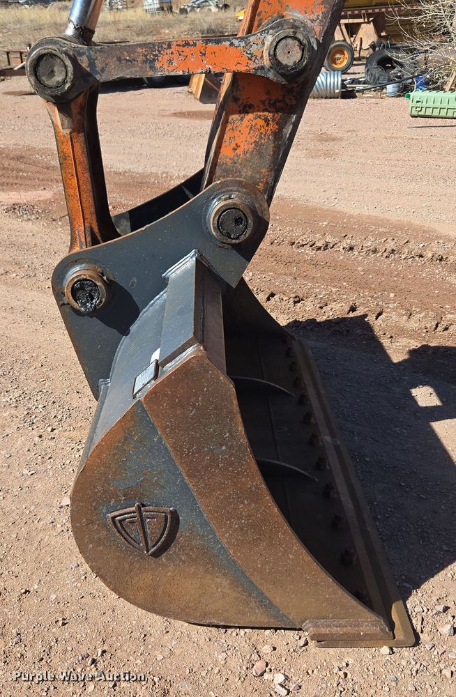 image for item DT7085 Hitachi EX200LC-2 long reach excavator