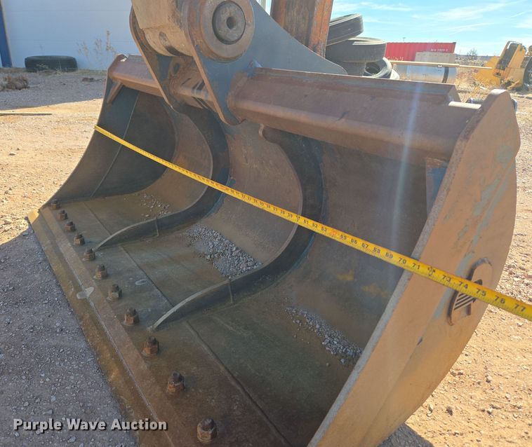 image for item DT7085 Hitachi EX200LC-2 long reach excavator