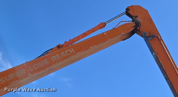 image for item DT7085 Hitachi EX200LC-2 long reach excavator