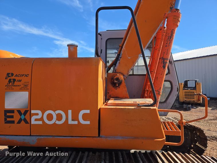 image for item DT7085 Hitachi EX200LC-2 long reach excavator