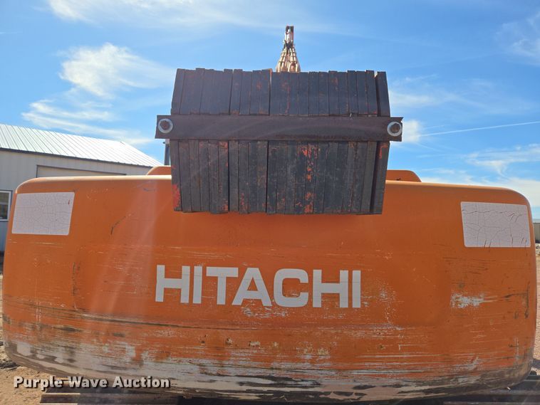 image for item DT7085 Hitachi EX200LC-2 long reach excavator