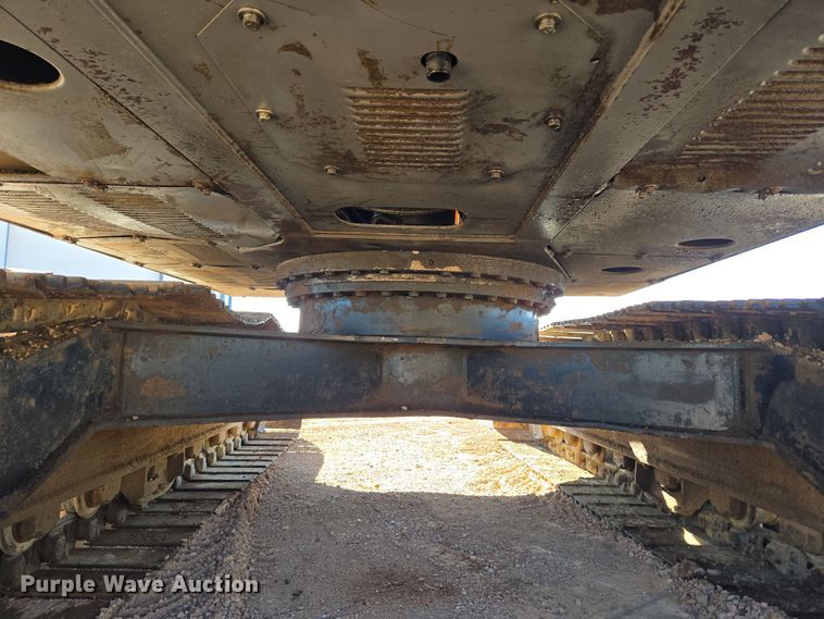 image for item DT7085 Hitachi EX200LC-2 long reach excavator