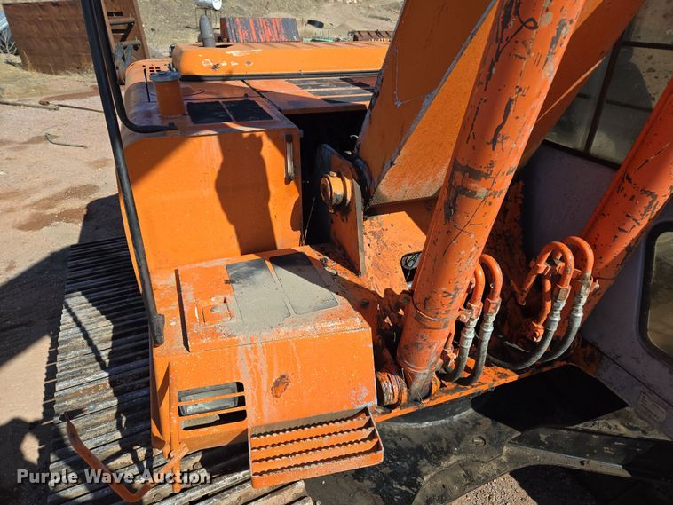 image for item DT7085 Hitachi EX200LC-2 long reach excavator
