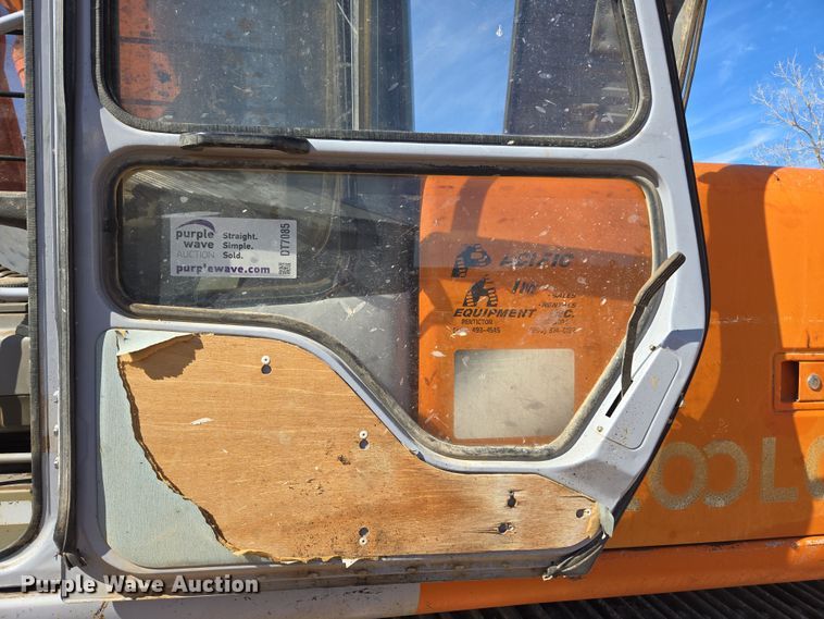 image for item DT7085 Hitachi EX200LC-2 long reach excavator