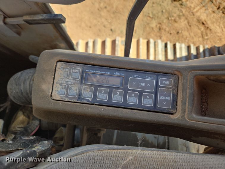 image for item DT7085 Hitachi EX200LC-2 long reach excavator