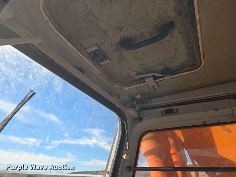 image for item DT7085 Hitachi EX200LC-2 long reach excavator