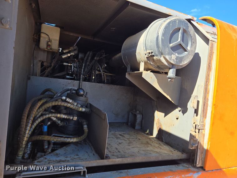 image for item DT7085 Hitachi EX200LC-2 long reach excavator