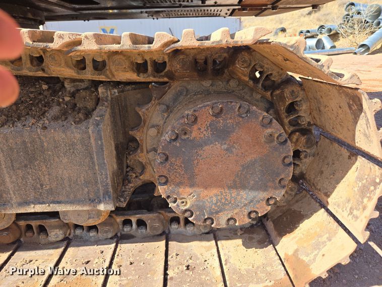 image for item DT7085 Hitachi EX200LC-2 long reach excavator