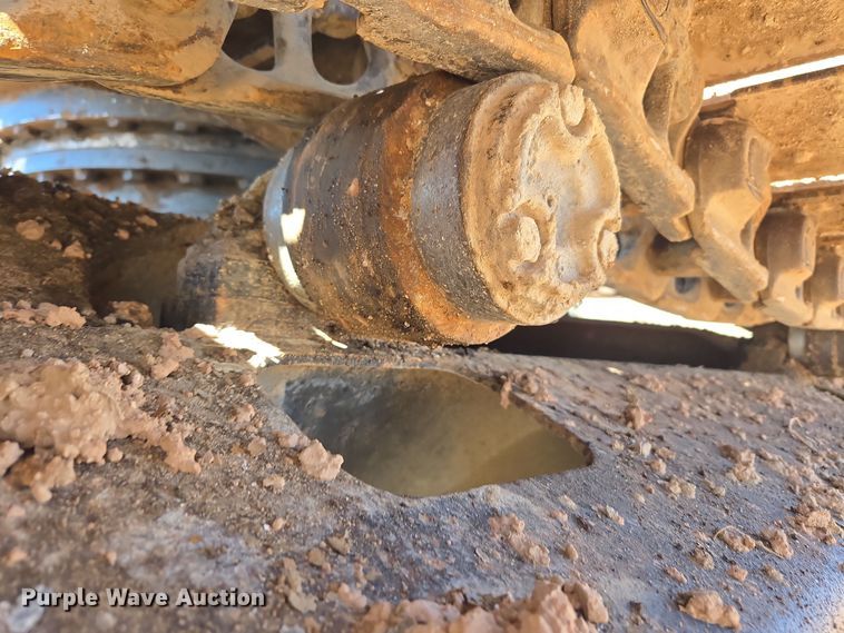 image for item DT7085 Hitachi EX200LC-2 long reach excavator