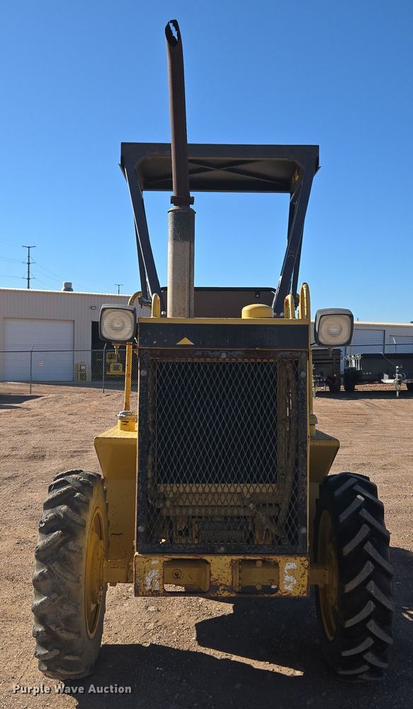 image for item DT7087 1993 Caterpillar  CP-323 single drum vibratory roller