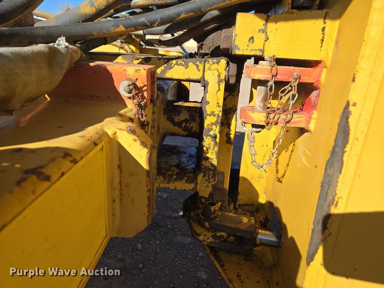 image for item DT7087 1993 Caterpillar  CP-323 single drum vibratory roller