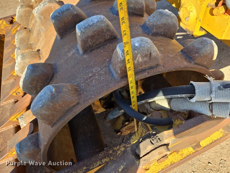 image for item DT7087 1993 Caterpillar  CP-323 single drum vibratory roller