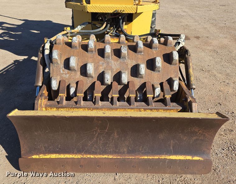 image for item DT7087 1993 Caterpillar  CP-323 single drum vibratory roller