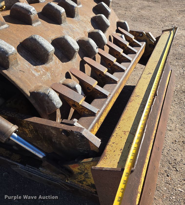 image for item DT7087 1993 Caterpillar  CP-323 single drum vibratory roller