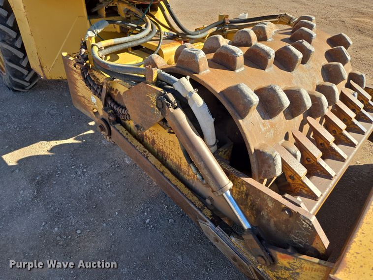 image for item DT7087 1993 Caterpillar  CP-323 single drum vibratory roller