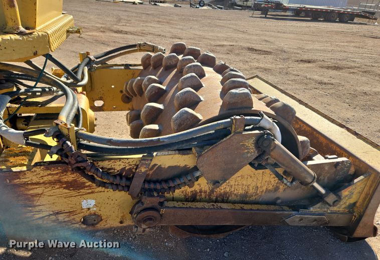 image for item DT7087 1993 Caterpillar  CP-323 single drum vibratory roller