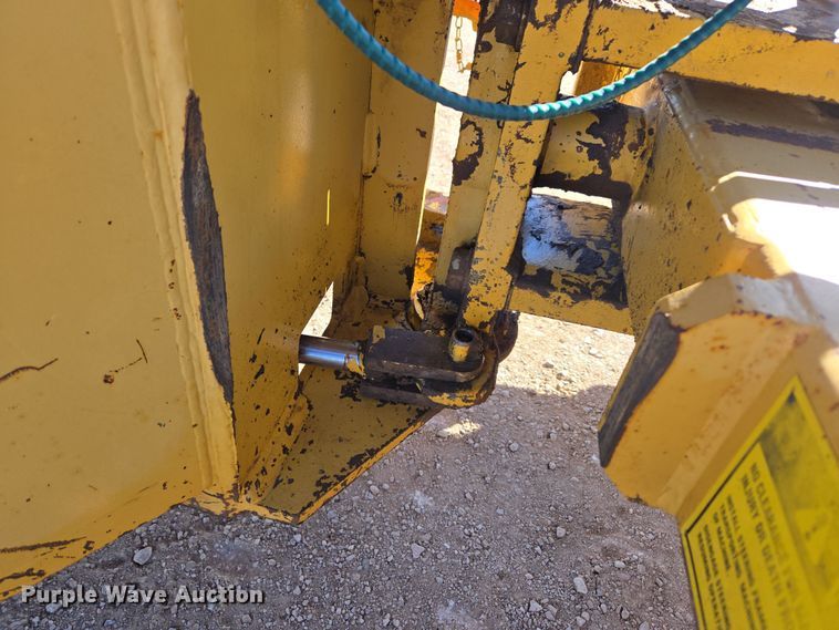 image for item DT7087 1993 Caterpillar  CP-323 single drum vibratory roller