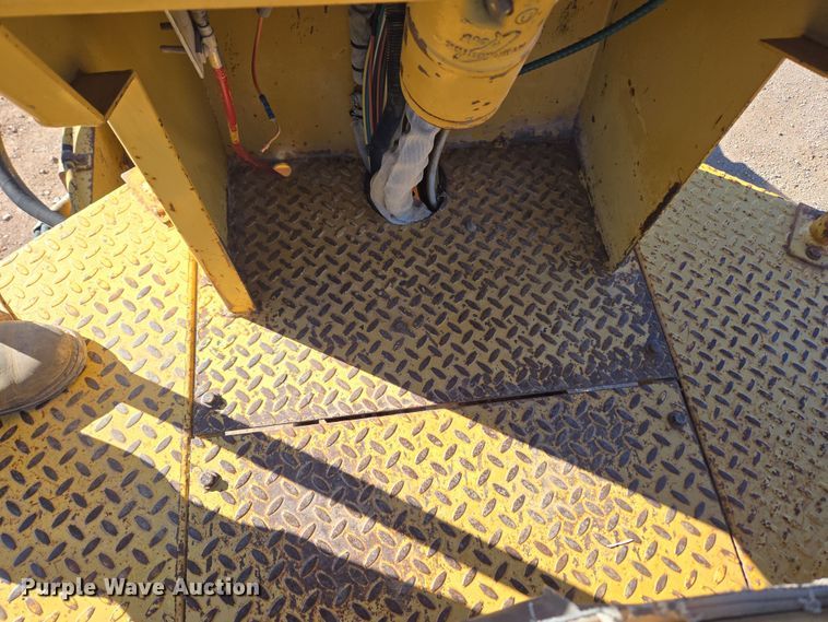 image for item DT7087 1993 Caterpillar  CP-323 single drum vibratory roller