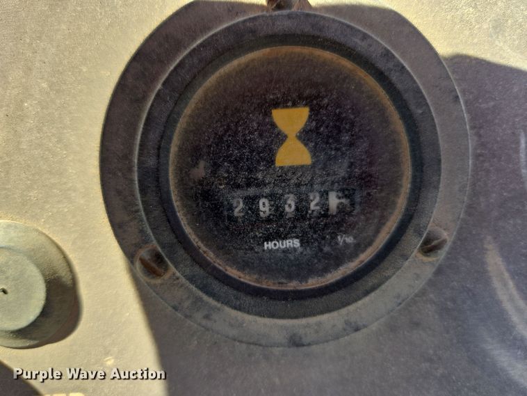 image for item DT7087 1993 Caterpillar  CP-323 single drum vibratory roller