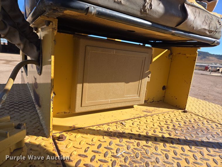 image for item DT7087 1993 Caterpillar  CP-323 single drum vibratory roller