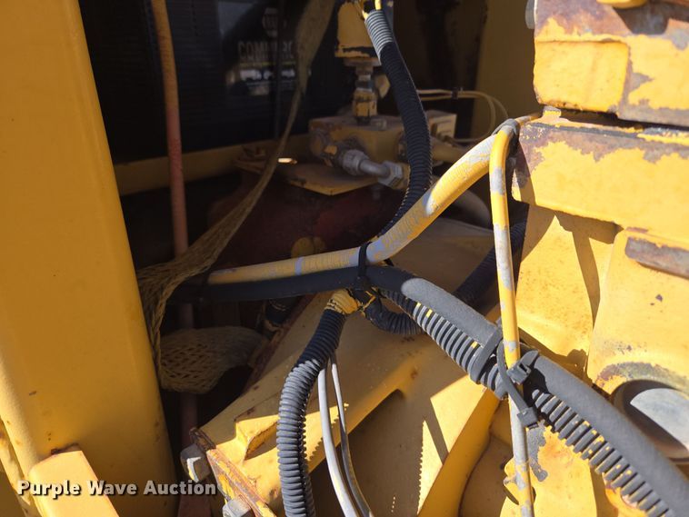 image for item DT7087 1993 Caterpillar  CP-323 single drum vibratory roller