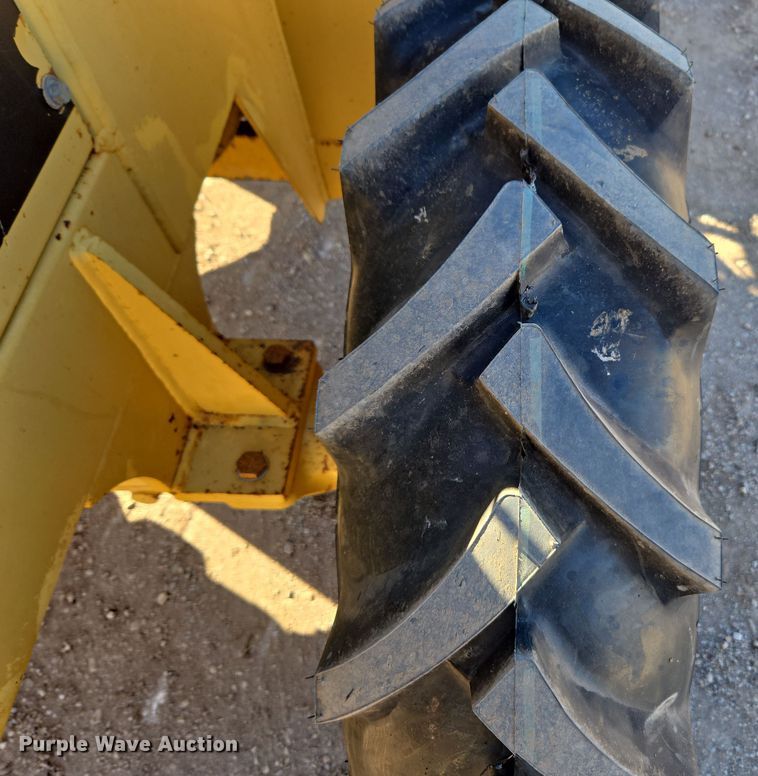 image for item DT7087 1993 Caterpillar  CP-323 single drum vibratory roller