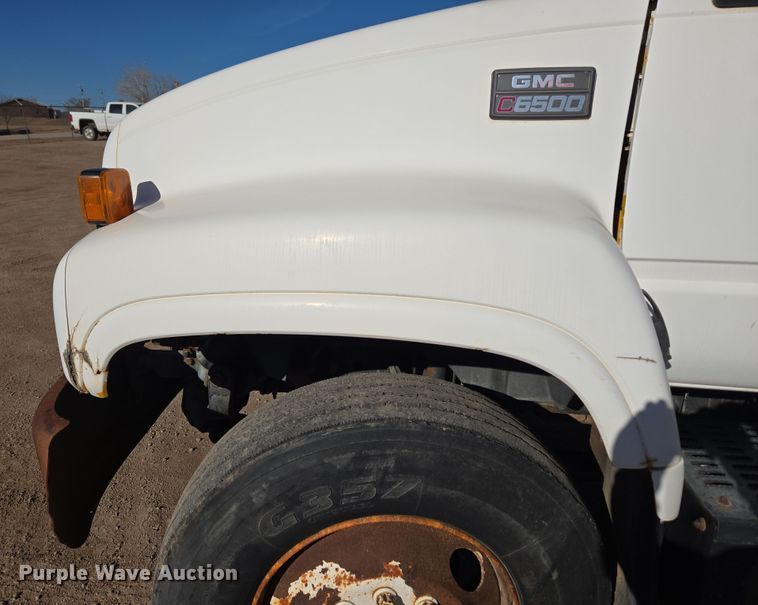 image for item DT7088 1998 GMC C7H042 dump truck