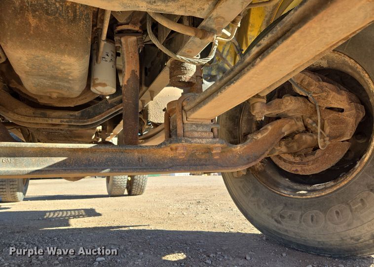 image for item DT7088 1998 GMC C7H042 dump truck