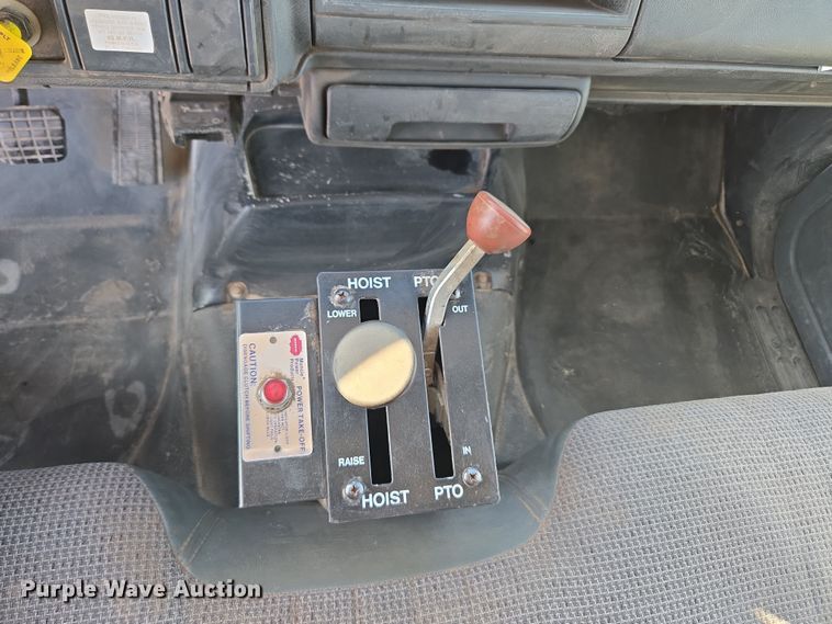 image for item DT7088 1998 GMC C7H042 dump truck