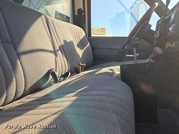 image for item DT7088 1998 GMC C7H042 dump truck