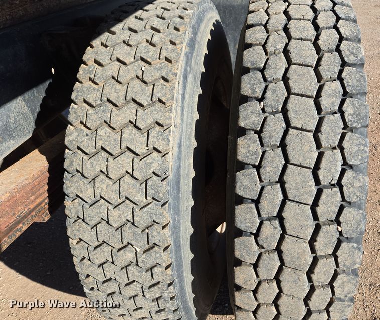 image for item DT7088 1998 GMC C7H042 dump truck