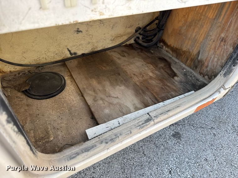 image for item DU3364 2015 Ford F450 Super Duty XL bucket truck