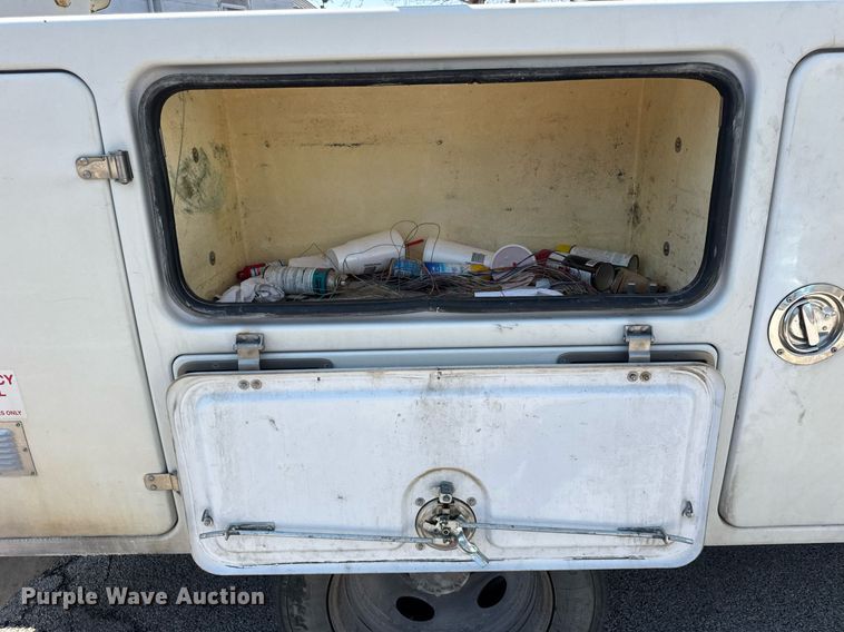 image for item DU3364 2015 Ford F450 Super Duty XL bucket truck