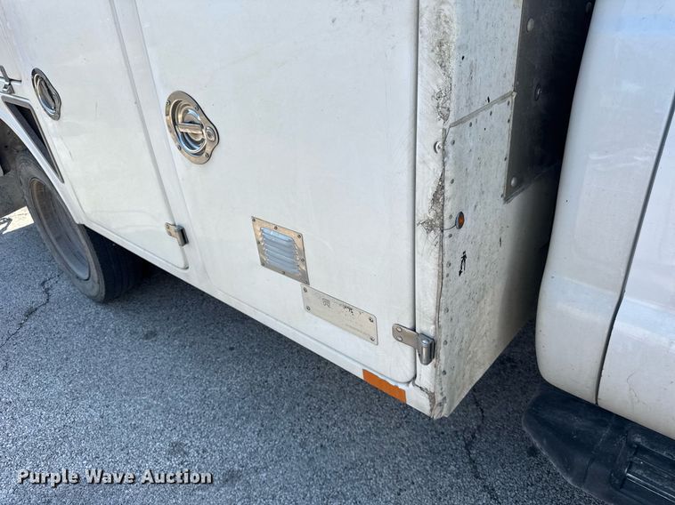 image for item DU3364 2015 Ford F450 Super Duty XL bucket truck