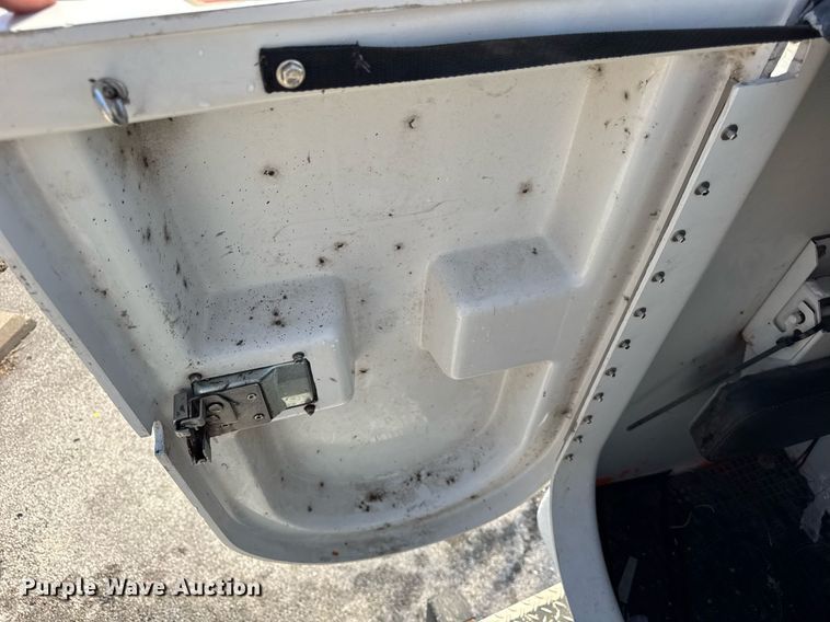 image for item DU3364 2015 Ford F450 Super Duty XL bucket truck