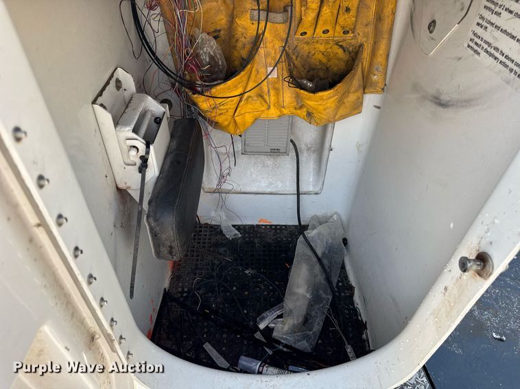 image for item DU3364 2015 Ford F450 Super Duty XL bucket truck