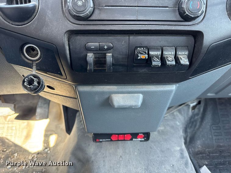 image for item DU3364 2015 Ford F450 Super Duty XL bucket truck