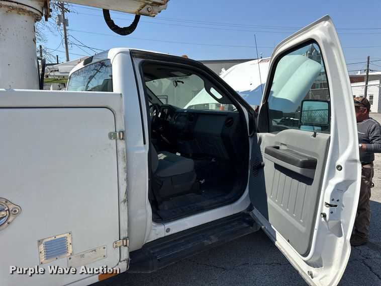 image for item DU3364 2015 Ford F450 Super Duty XL bucket truck