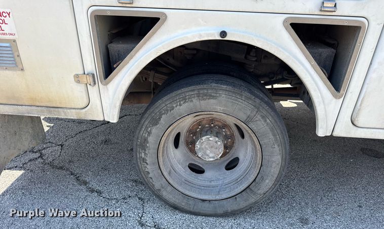 image for item DU3364 2015 Ford F450 Super Duty XL bucket truck