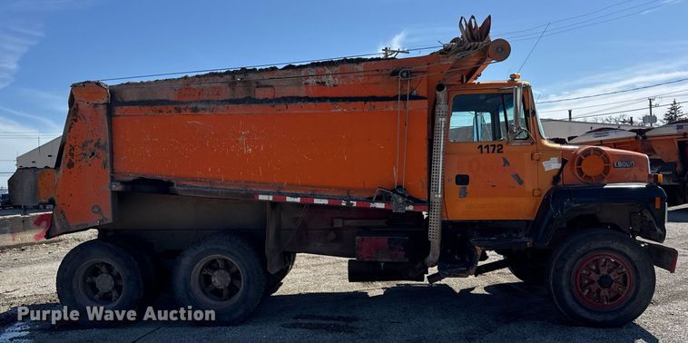 image for item DU3411 1995 Ford LNT8000 dump truck