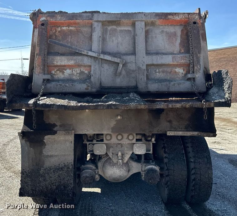 image for item DU3411 1995 Ford LNT8000 dump truck