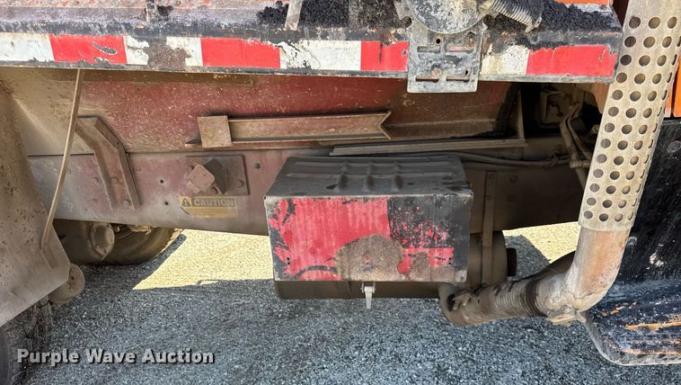 image for item DU3411 1995 Ford LNT8000 dump truck