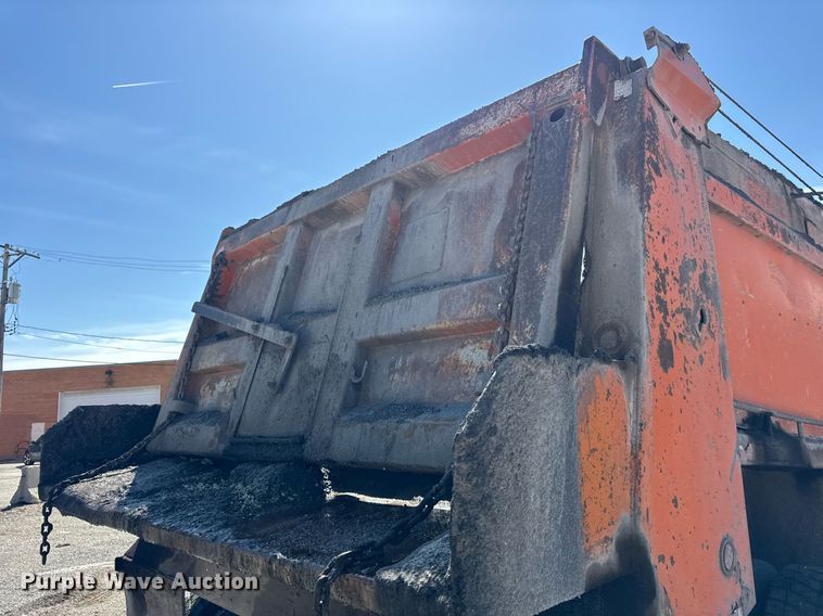 image for item DU3411 1995 Ford LNT8000 dump truck